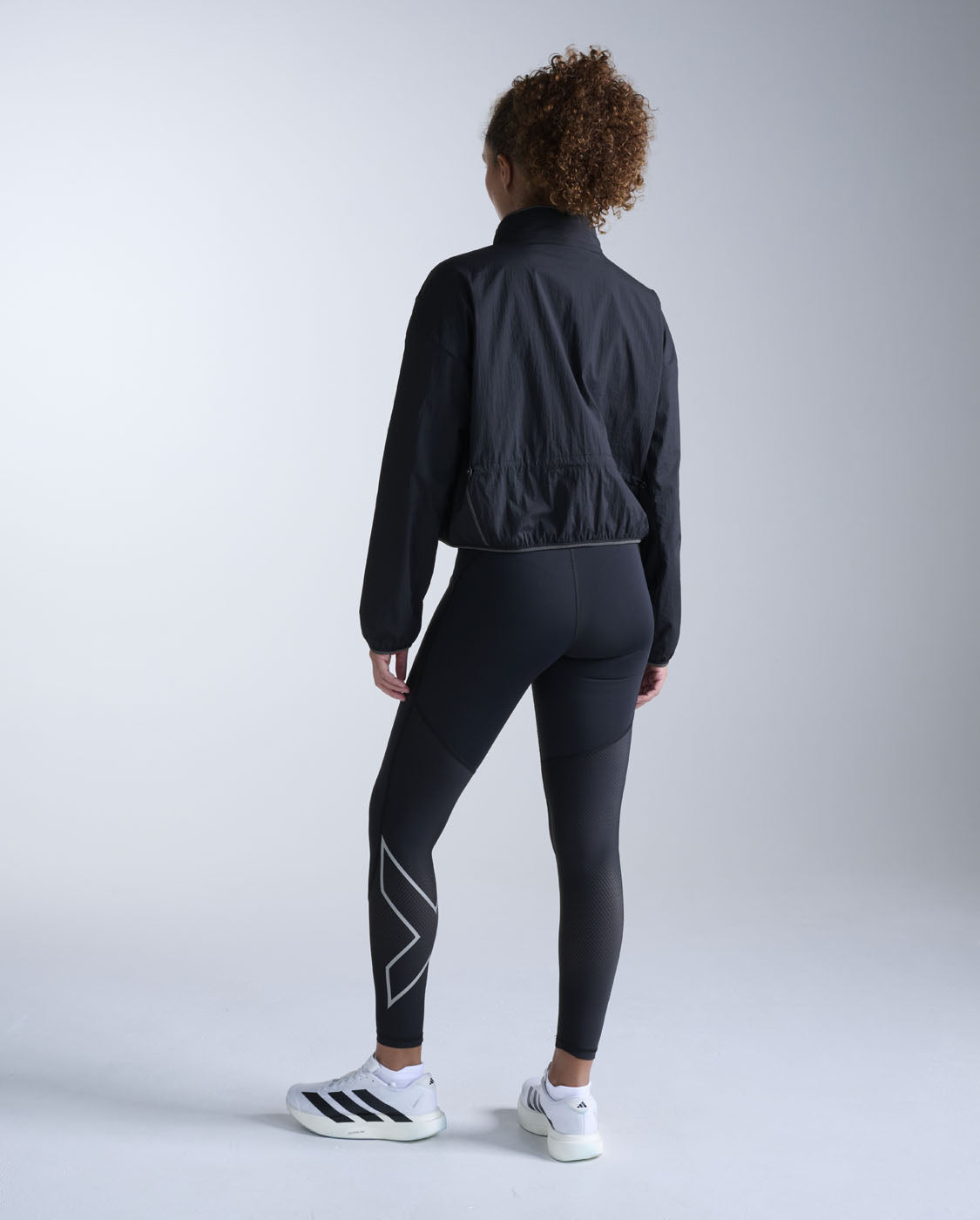2xu-aero-sheer-bomber-giacca-running-donna-antipioggia-grigio image 8