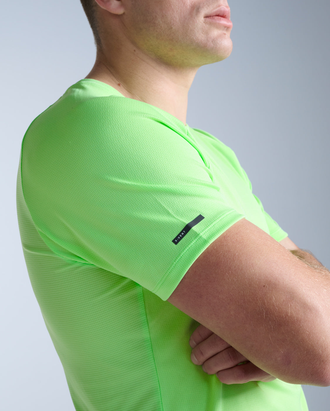 2xu-aero-tee-uomo-verde-chiaro image 3