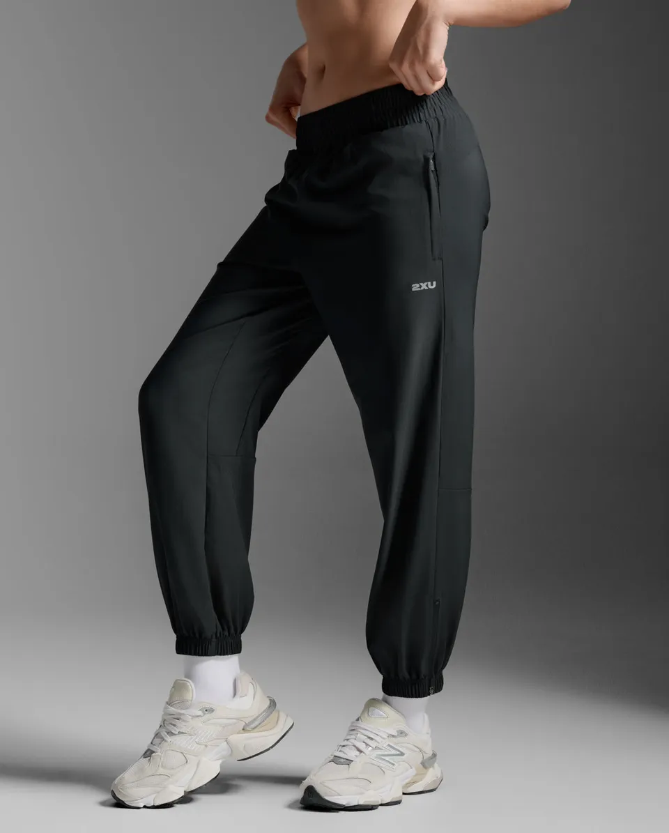 2xu-aero-woven-jogger-pantaloni-running-unisex-neri image 1