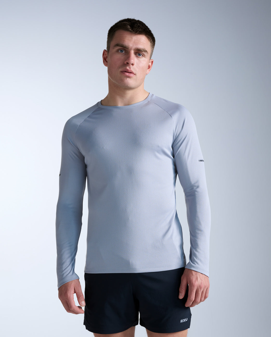 2xu-aero-long-sleeve-maglia-running-manica-lunga-grigio image 1