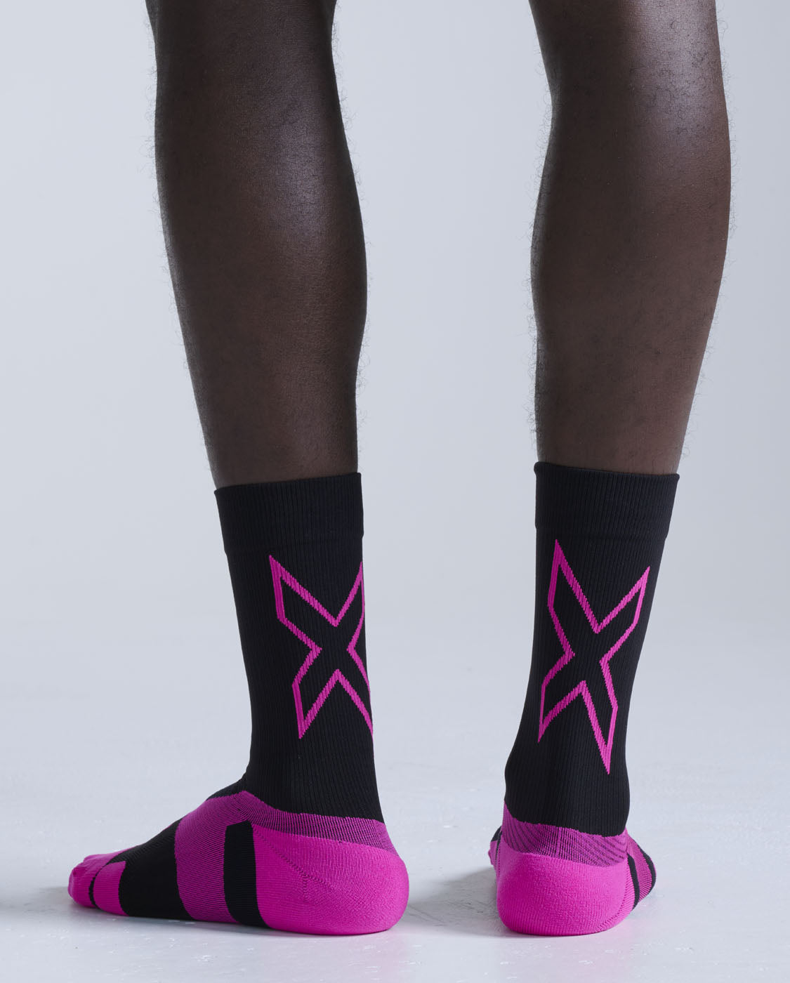 2xu-vectr-light-cushion-crew-socks-uomo-calzini-running-neri image 3