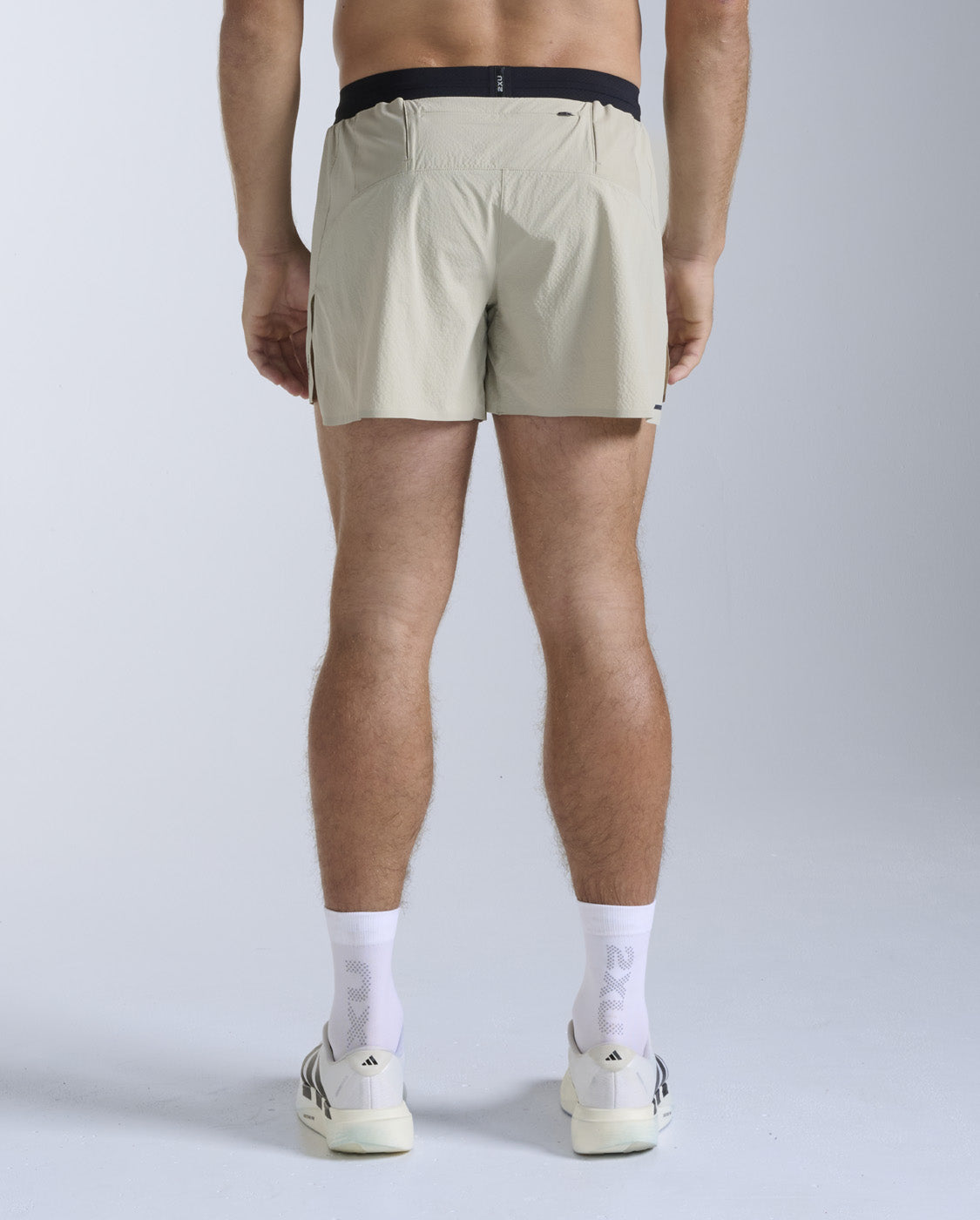 2xu-light-speed-stash-5-inch-short-pantaloncini-running-uomo image 2