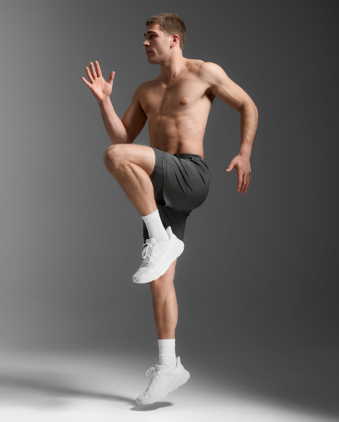 2xu-aero-mesh-2-in-1-5-inch-short-grigio-slim image 6