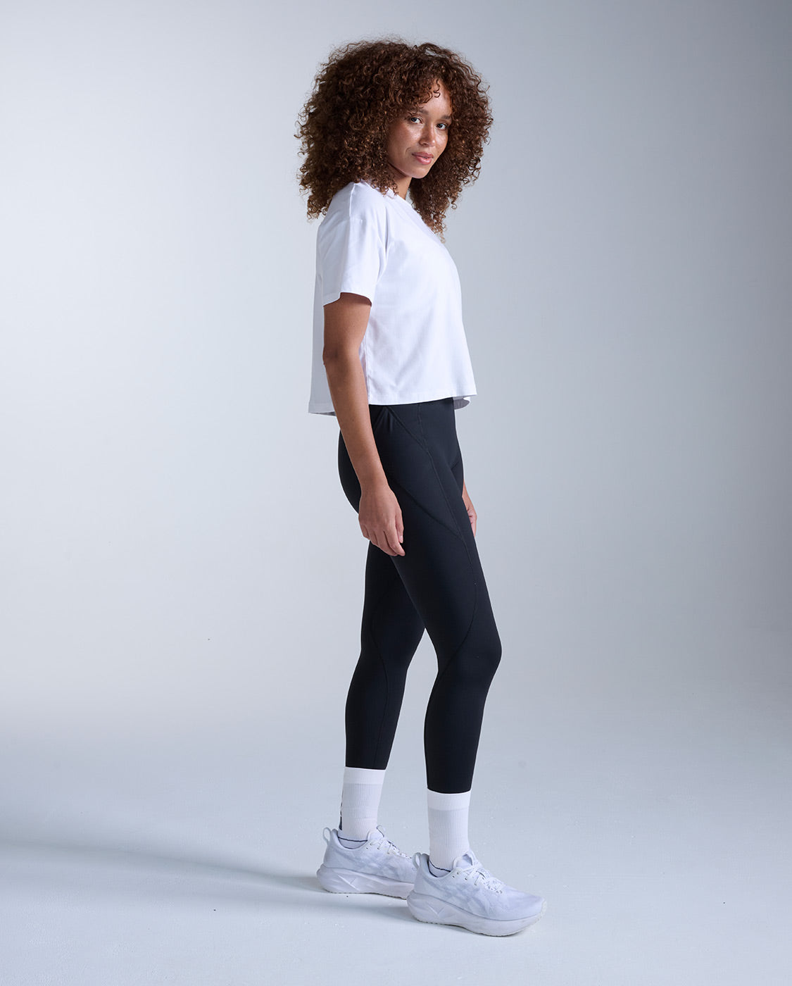 2xu-form-soft-jersey-relaxed-tee-donna-maglia-training-bianca image 7