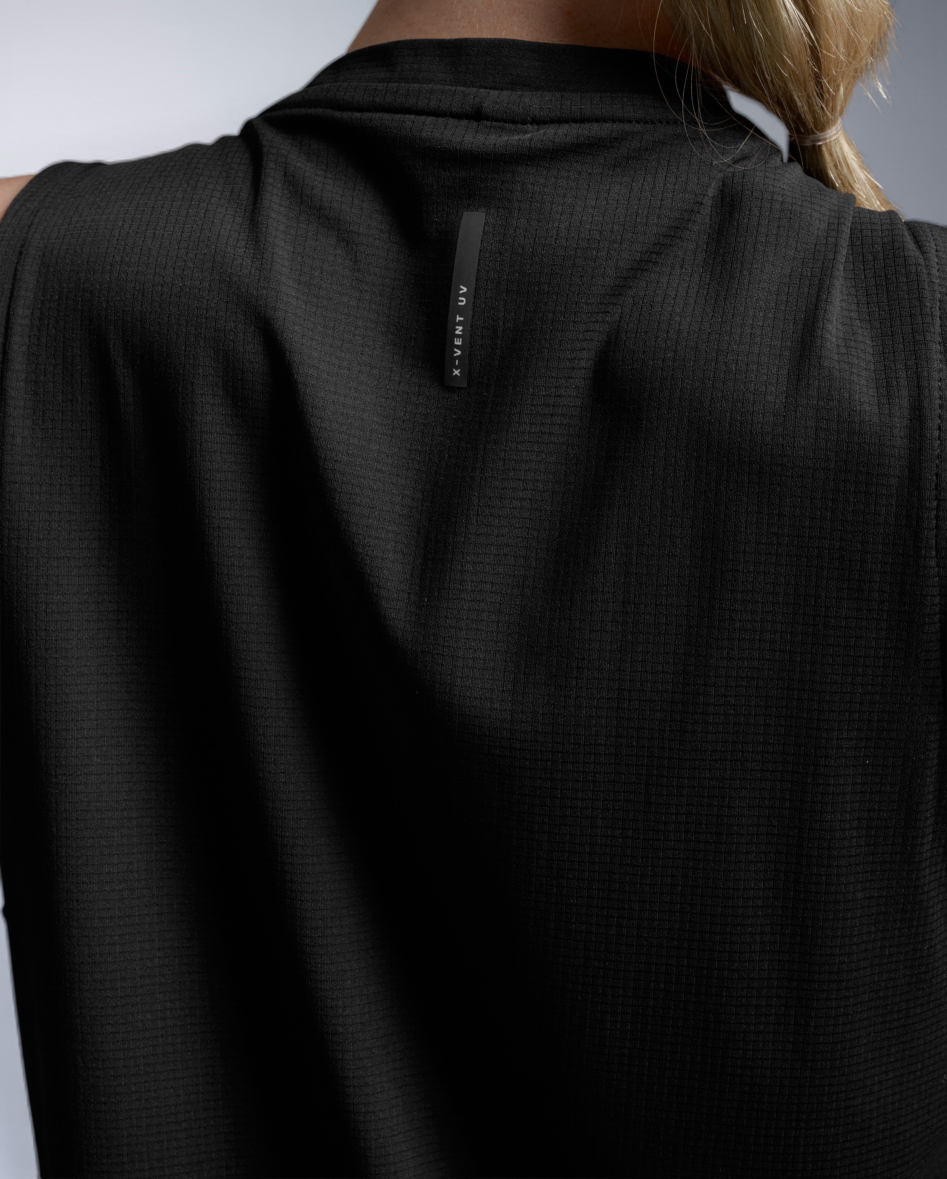 2xu-aero-trail-tank-donna-nero-loose-fit image 7