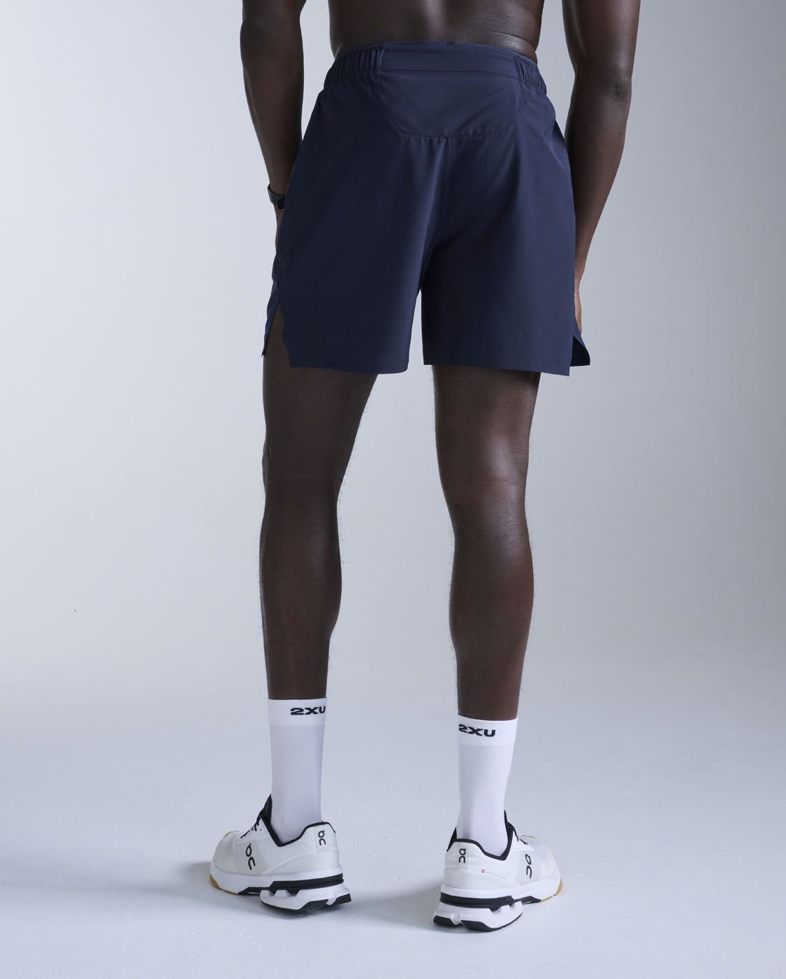 2xu-motion-5-inch-unlined-shorts-uomo-pantaloncini-training-blu-navy image 2