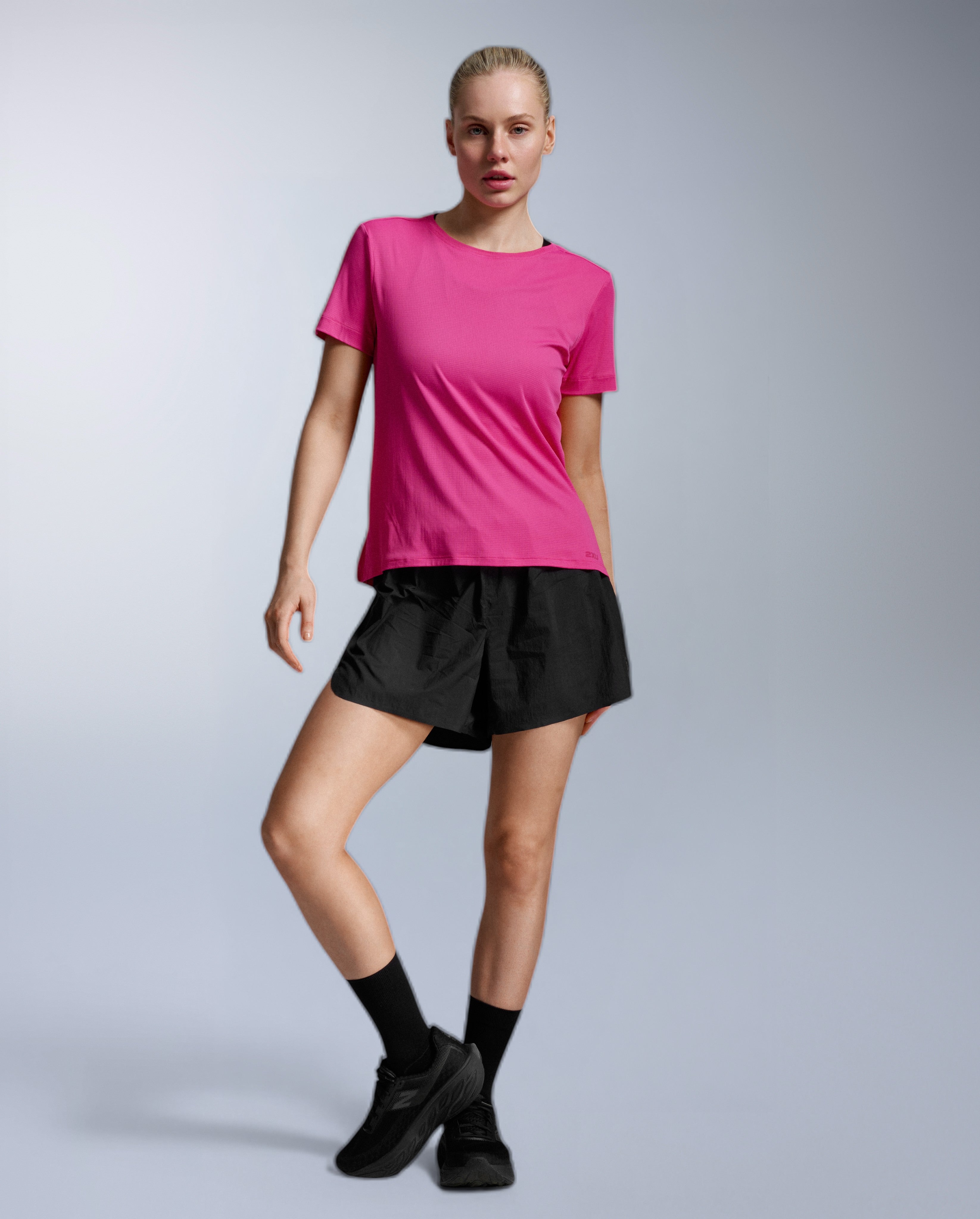2xu-aero-trail-tee-donna-maglia-trail-running-rosa-upf-50 image 3