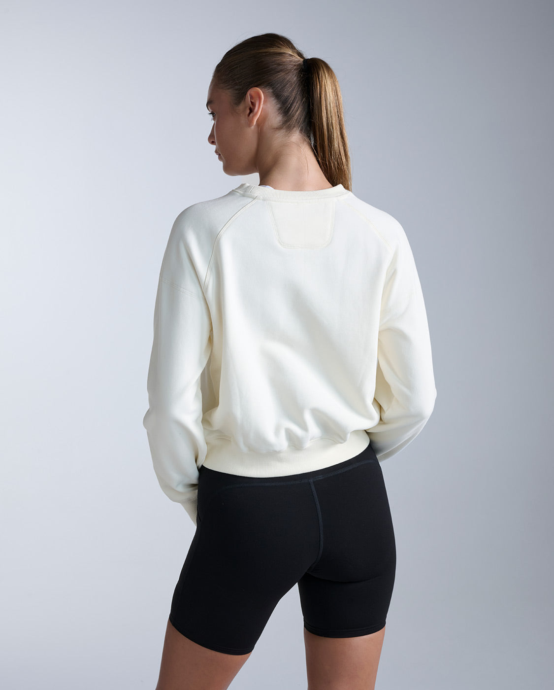 2xu-ez-organic-cotton-ribbed-crew-donna image 2