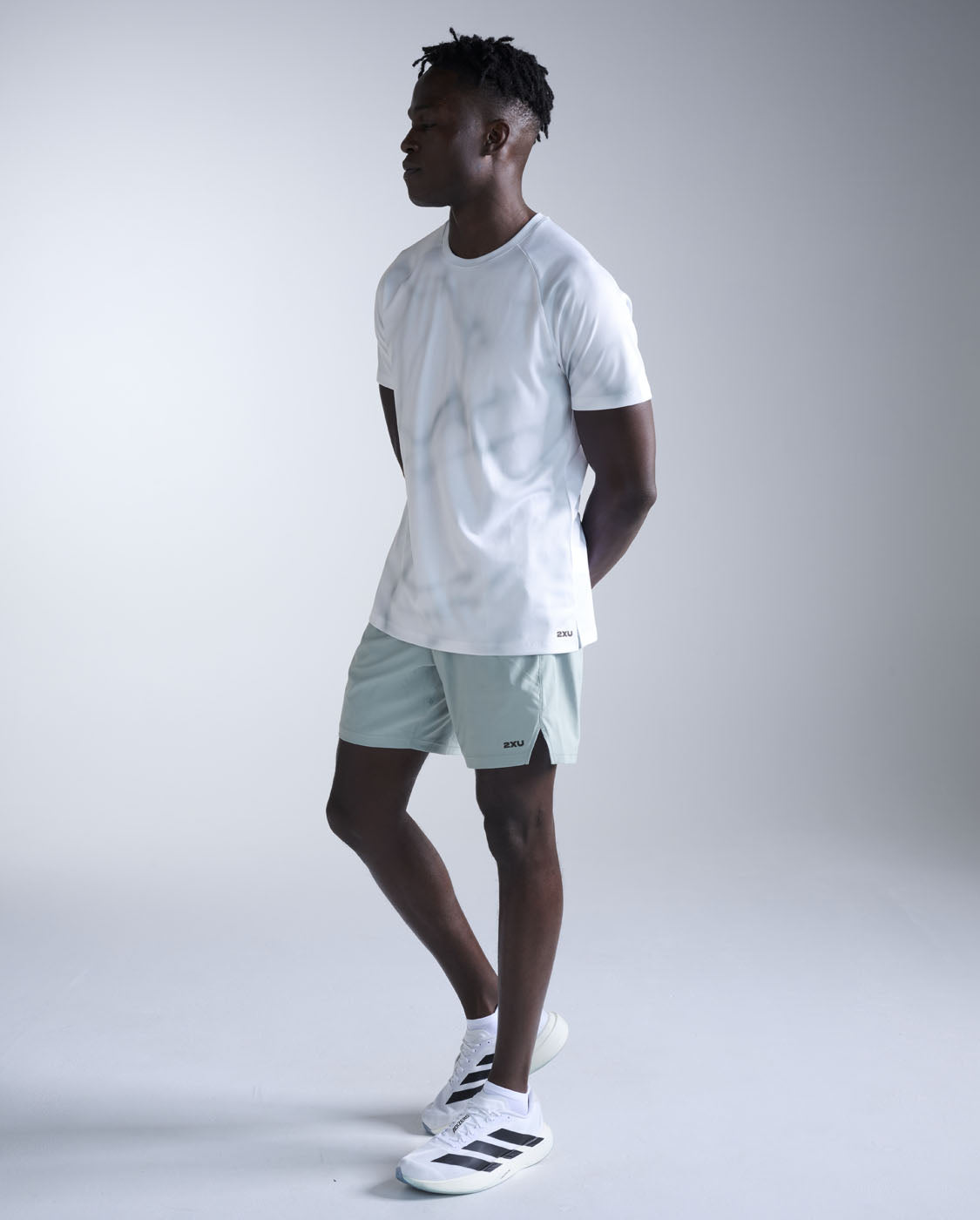2xu-aero-tee-tecnica-running-blu-chiaro-grigia image 7