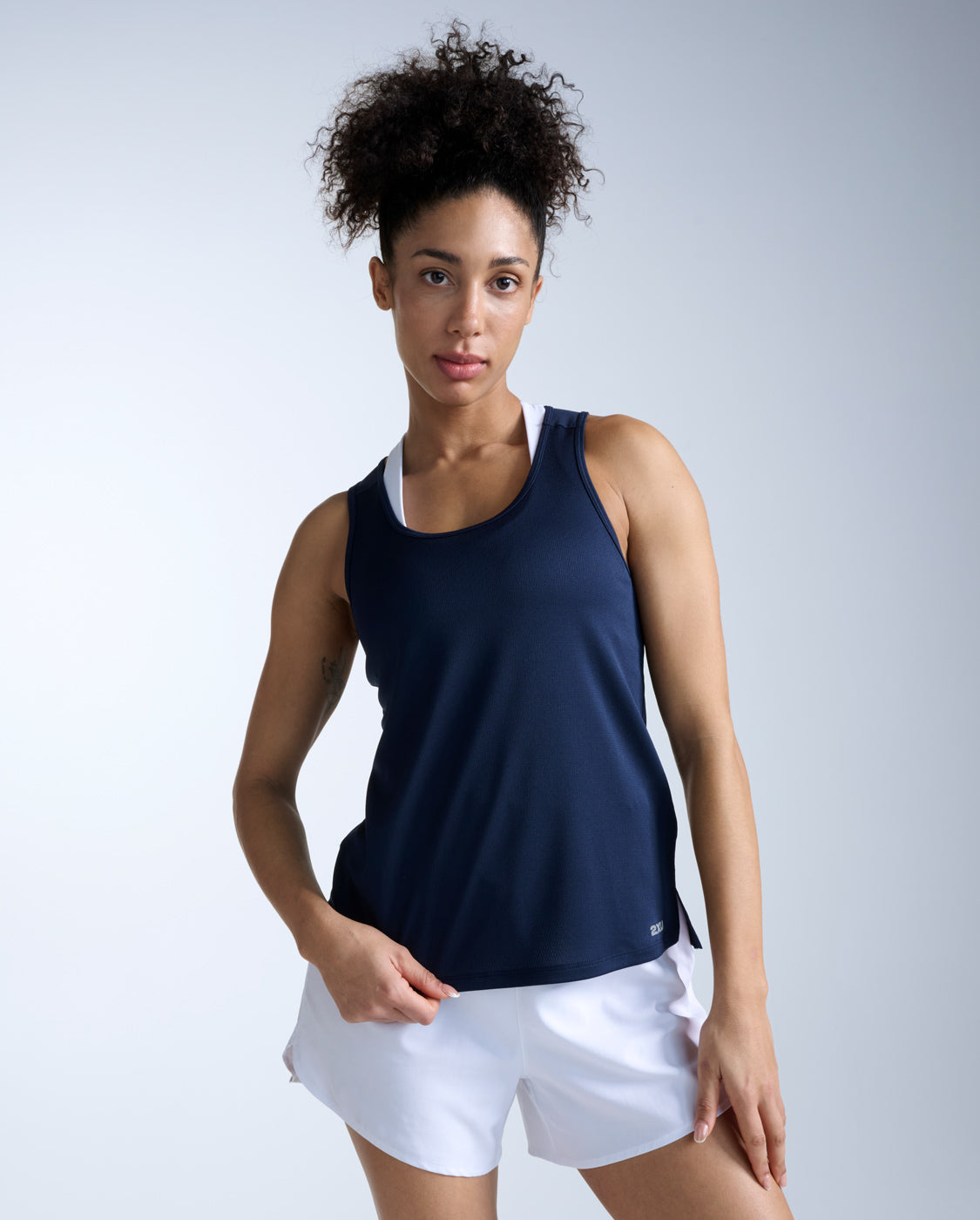 2xu-aero-singlet-donna-canotta-running-blu-slim image 1