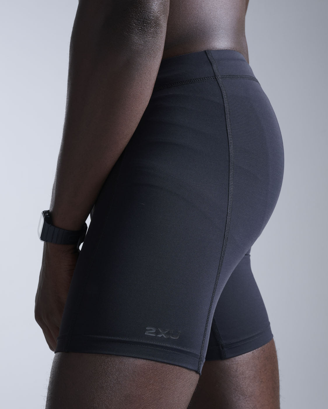 2xu-core-compression-1-2-shorts-mezzi-pantaloncini-compressivi image 3