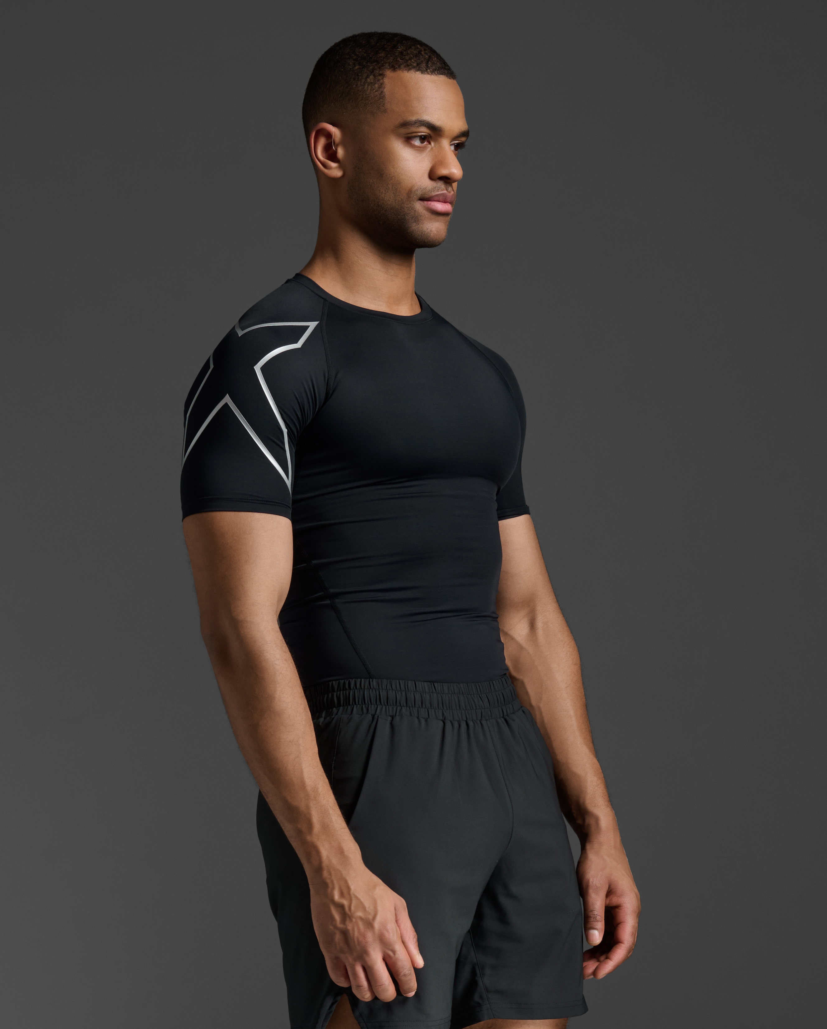 2xu-core-compression-short-sleeve-uomo-nero image 1