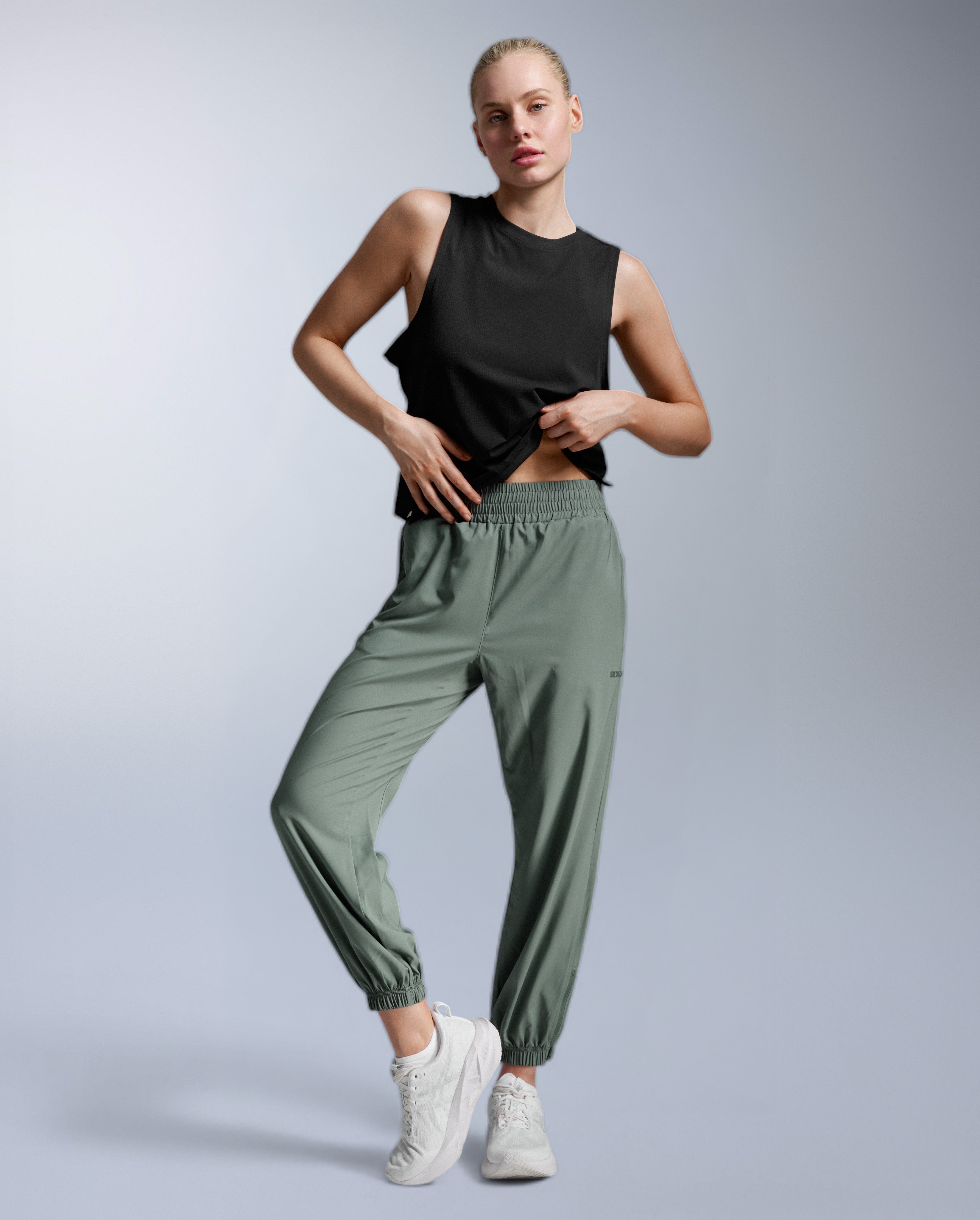 2xu-aero-trail-tank-donna-nero-loose-fit image 3