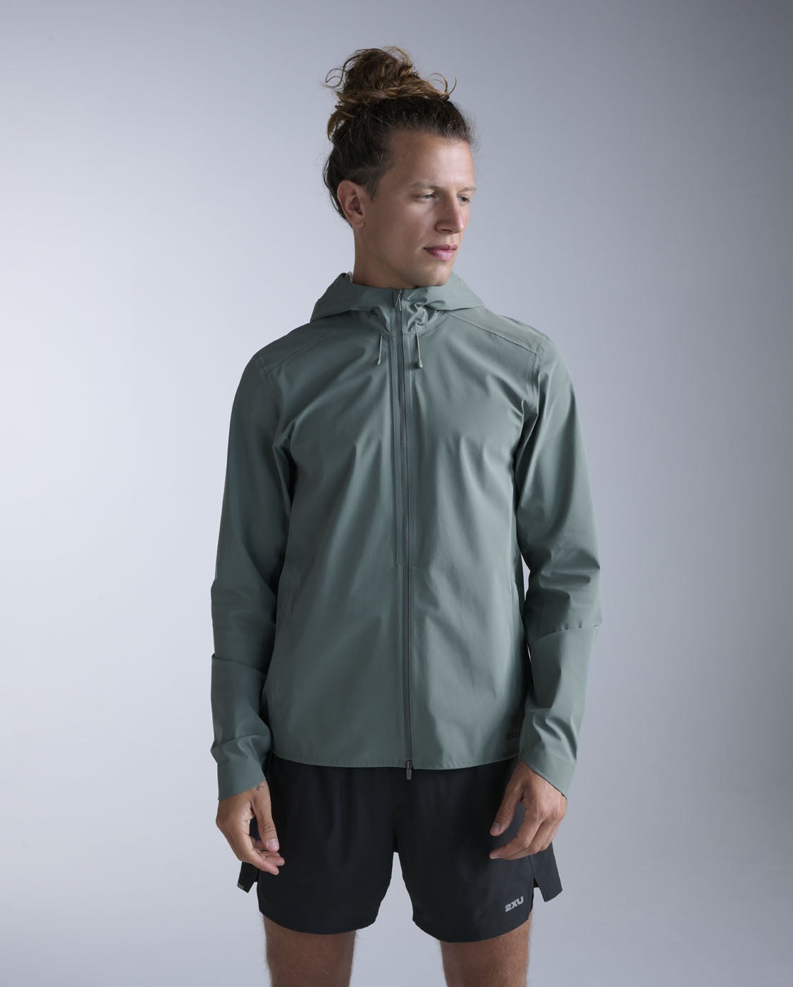 2xu-ignition-shield-uomo-giacca-impermeabile-running-verde image 5