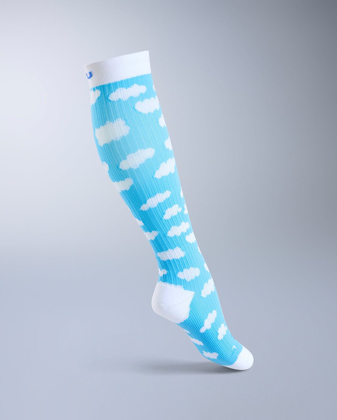 2xu-flight-bamboo-charcoal-compression-socks-unisex image 4