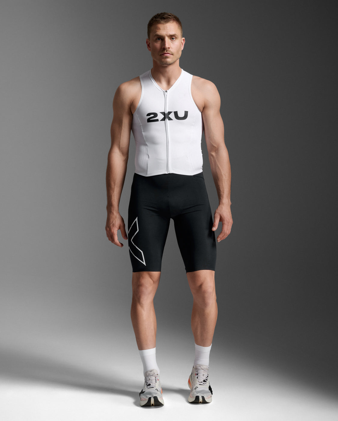 2xu-light-speed-react-trisuit-uomo-a-maniche-corte image 2