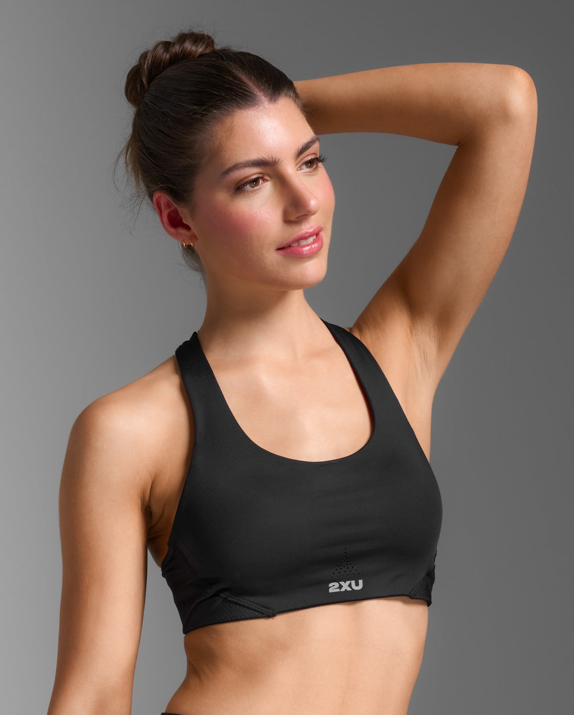 2xu-aero-mesh-medium-impact-bra-nero image 1