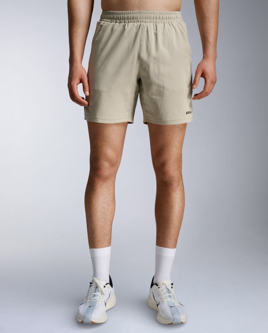 2xu-aero-7-inch-shorts-da-running-uomo-beige image 1