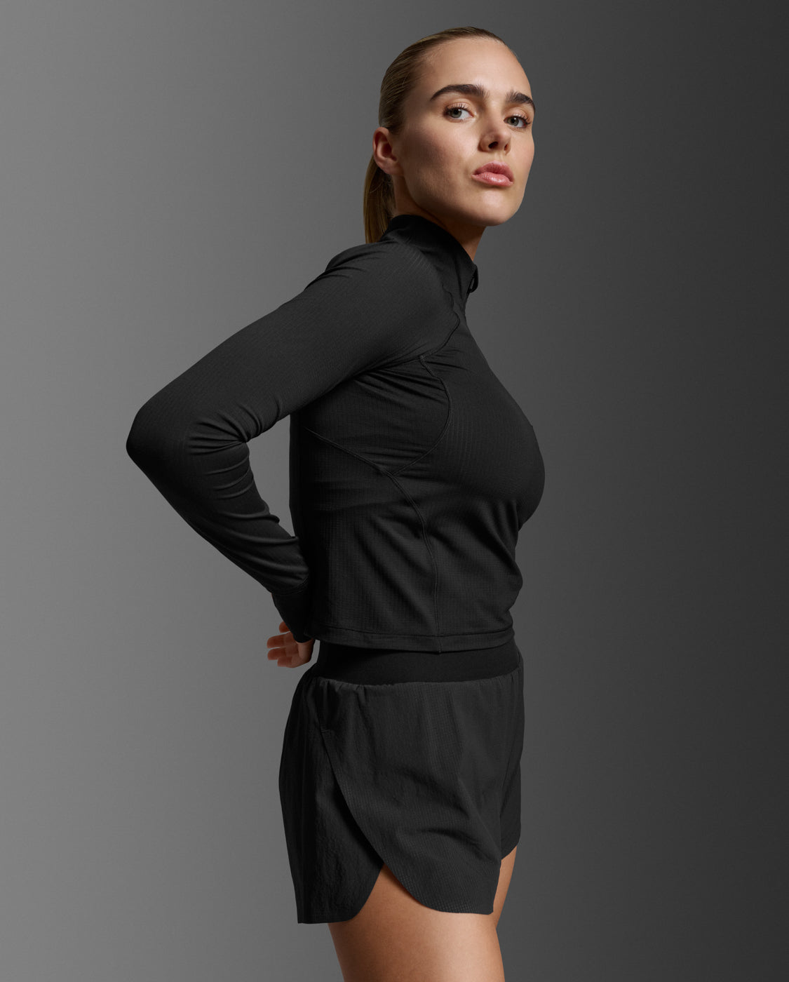 2xu-aero-waffle-1-2-zip-donna-running-nero-slim image 3