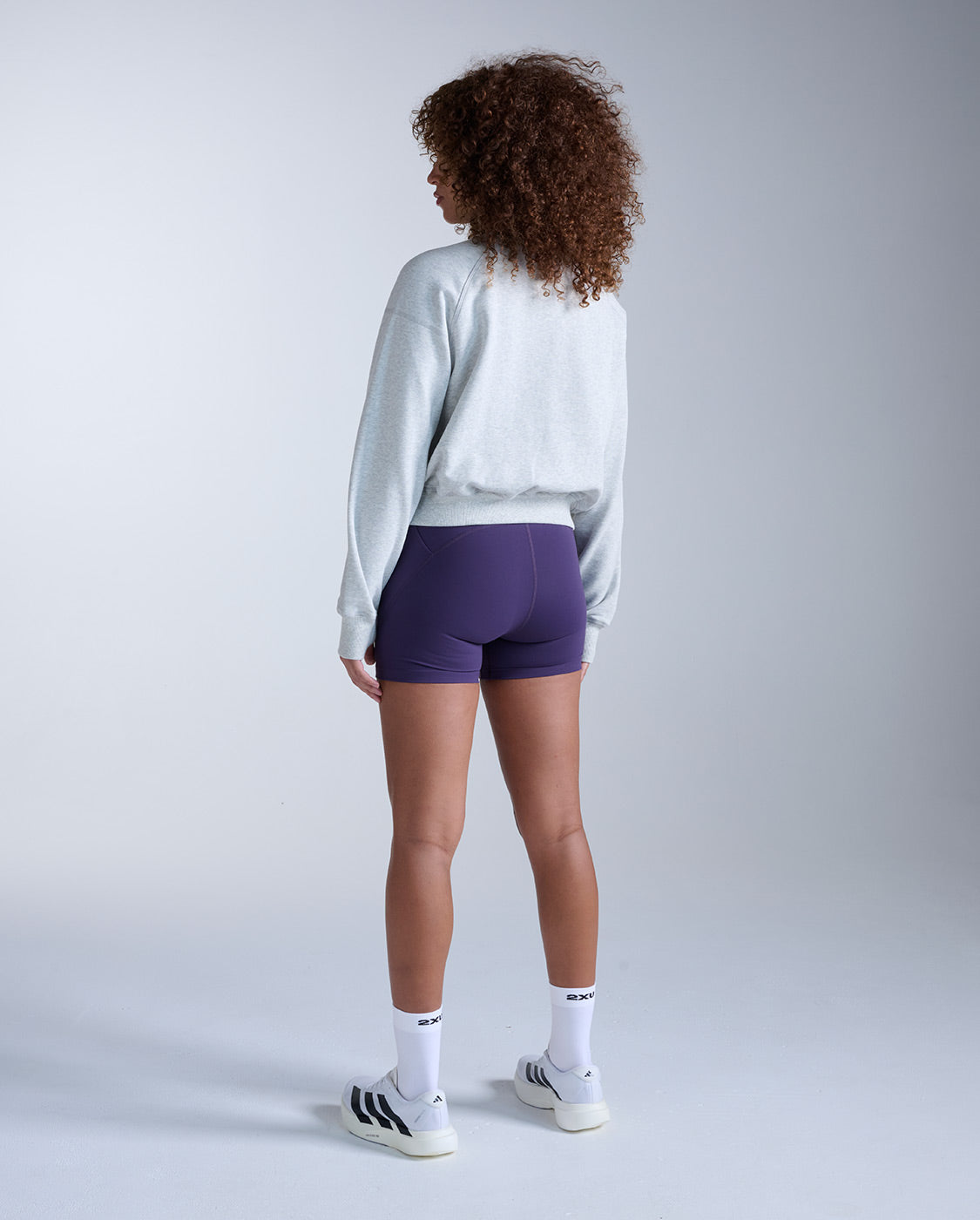 2xu-ez-organic-cotton-ribbed-crew-felpa-donna-cotone-bio-grigia image 8