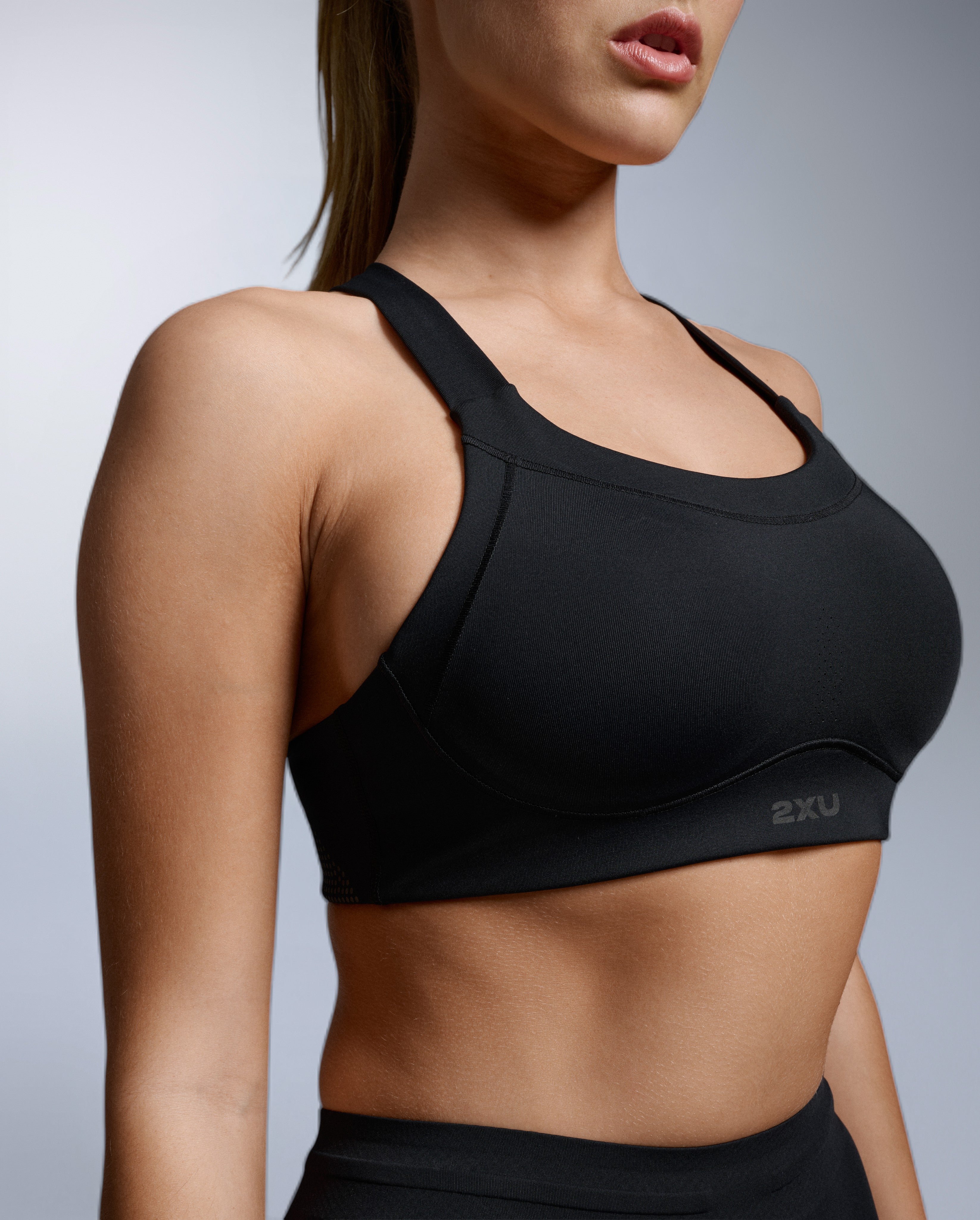 2xu-light-speed-reggiseno-sportivo-alto-impatto-donna-nero image 4