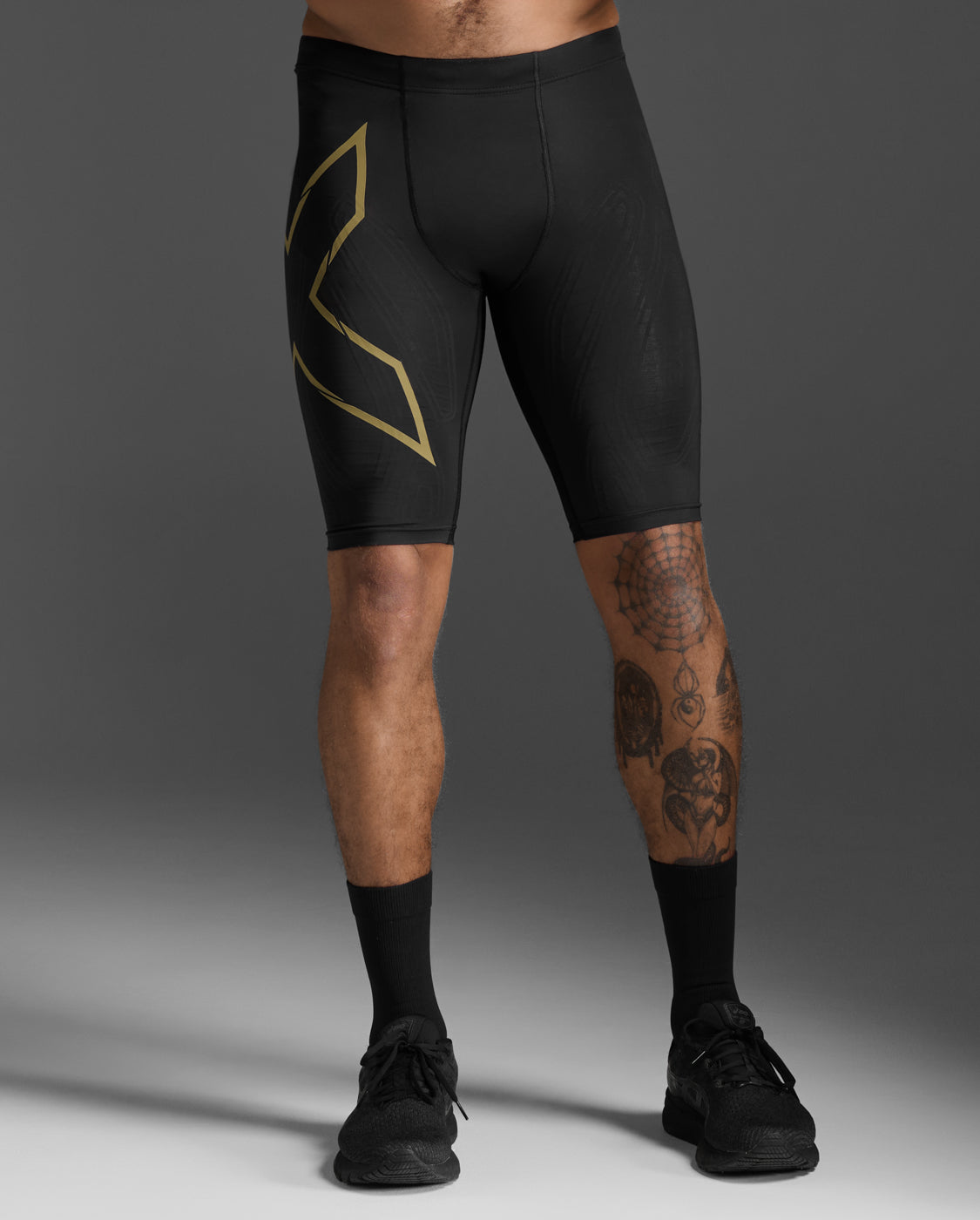 2xu-light-speed-compression-shorts-shorts-running-uomo image 2