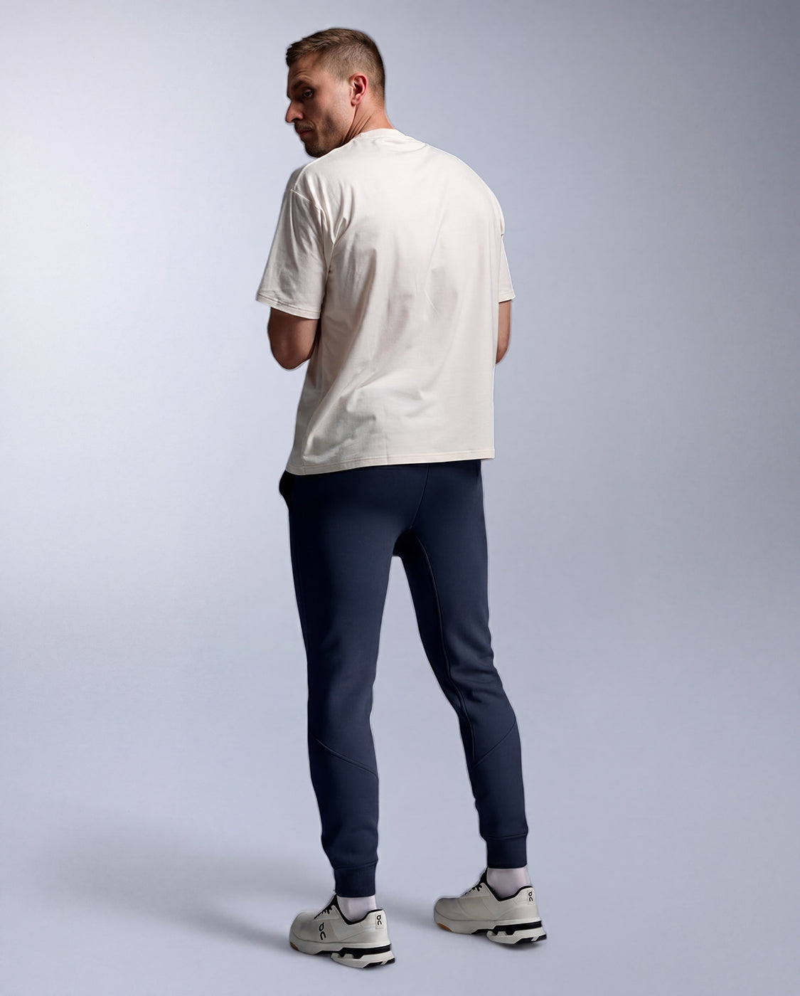 2xu-commute-smooth-spacer-trackpants-pantaloni-tuta-uomo-blu image 7