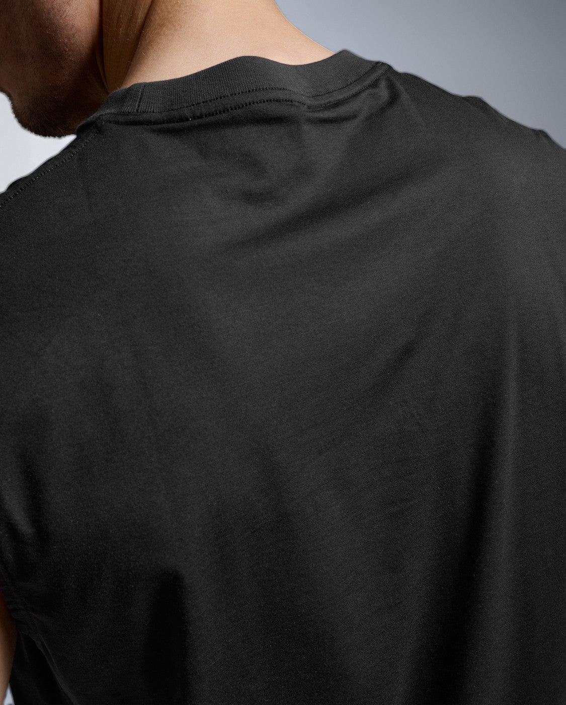 2xu-motion-oversized-tencel-tank-uomo-nero image 5