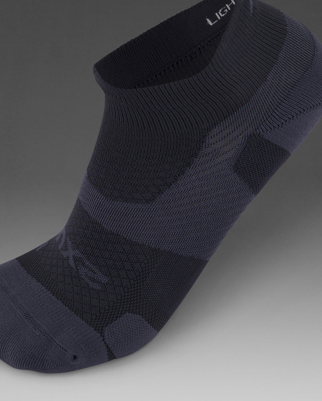 2xu-vectr-light-cushion-1-4-crew-compression-socks-nere image 3