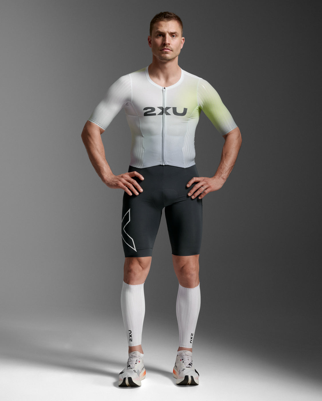 2xu-light-speed-aero-calf-guards-uomo-bianco image 4