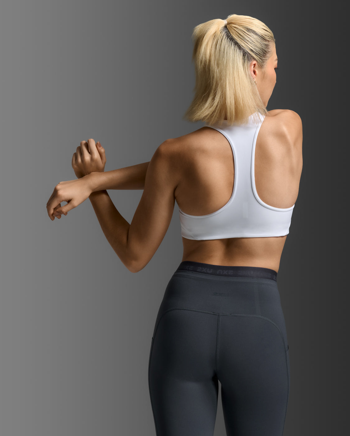 2xu-form-racerback-medium-impact-bra-reggiseno-sportivo-bianco image 1