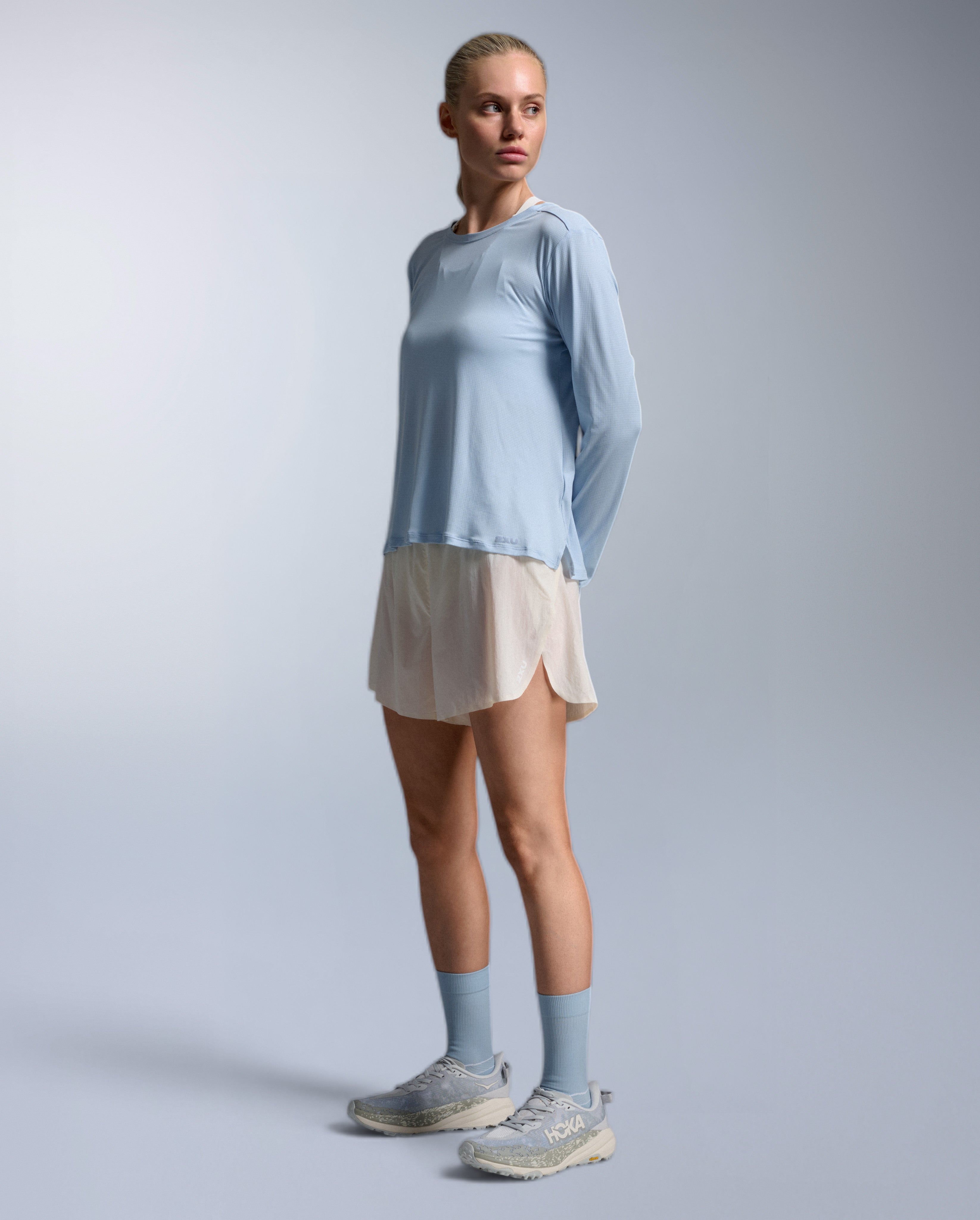 2xu-aero-trail-long-sleeve-donna-maglia-trail-azzurra-upf-50 image 4