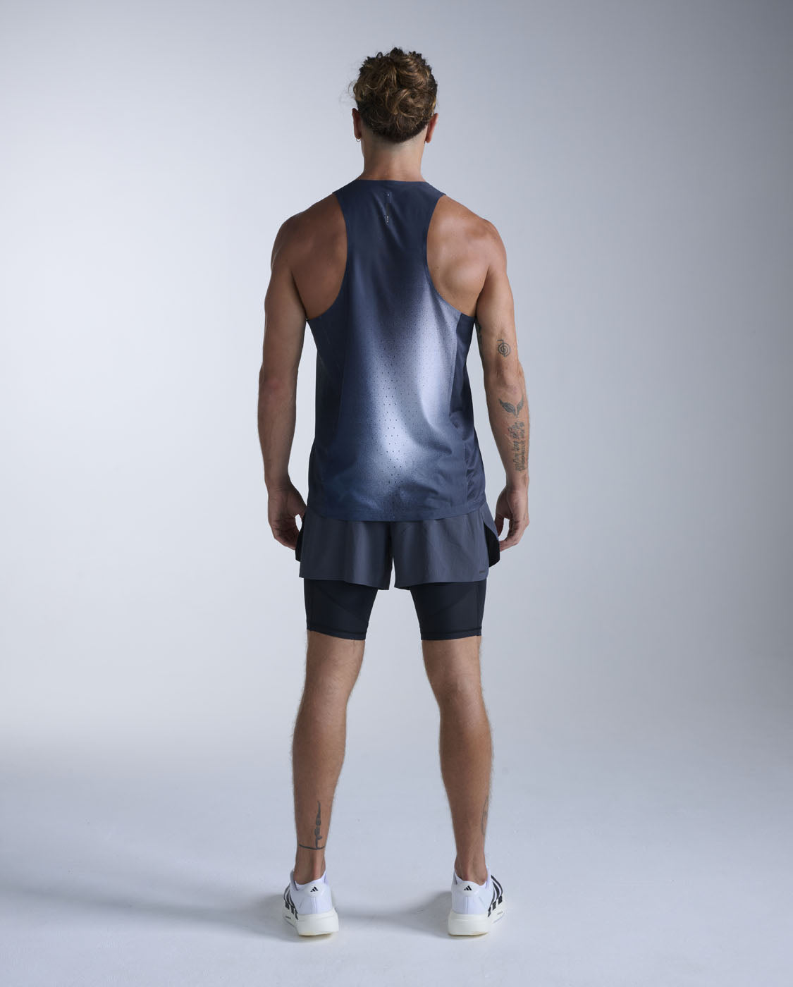 2xu-light-speed-react-singlet-uomo-slim-canotta-running image 7