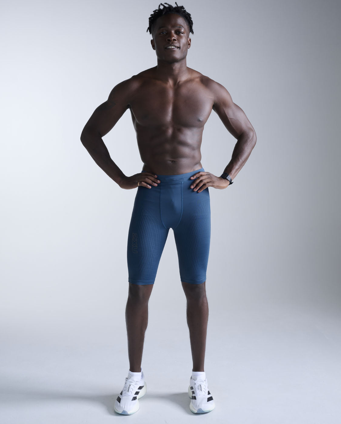 2xu-light-speed-react-compression-shorts-uomo-blu image 3