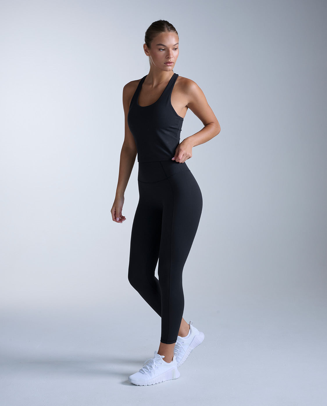 2xu-fluid-racerback-tank-top-donna-nero image 5