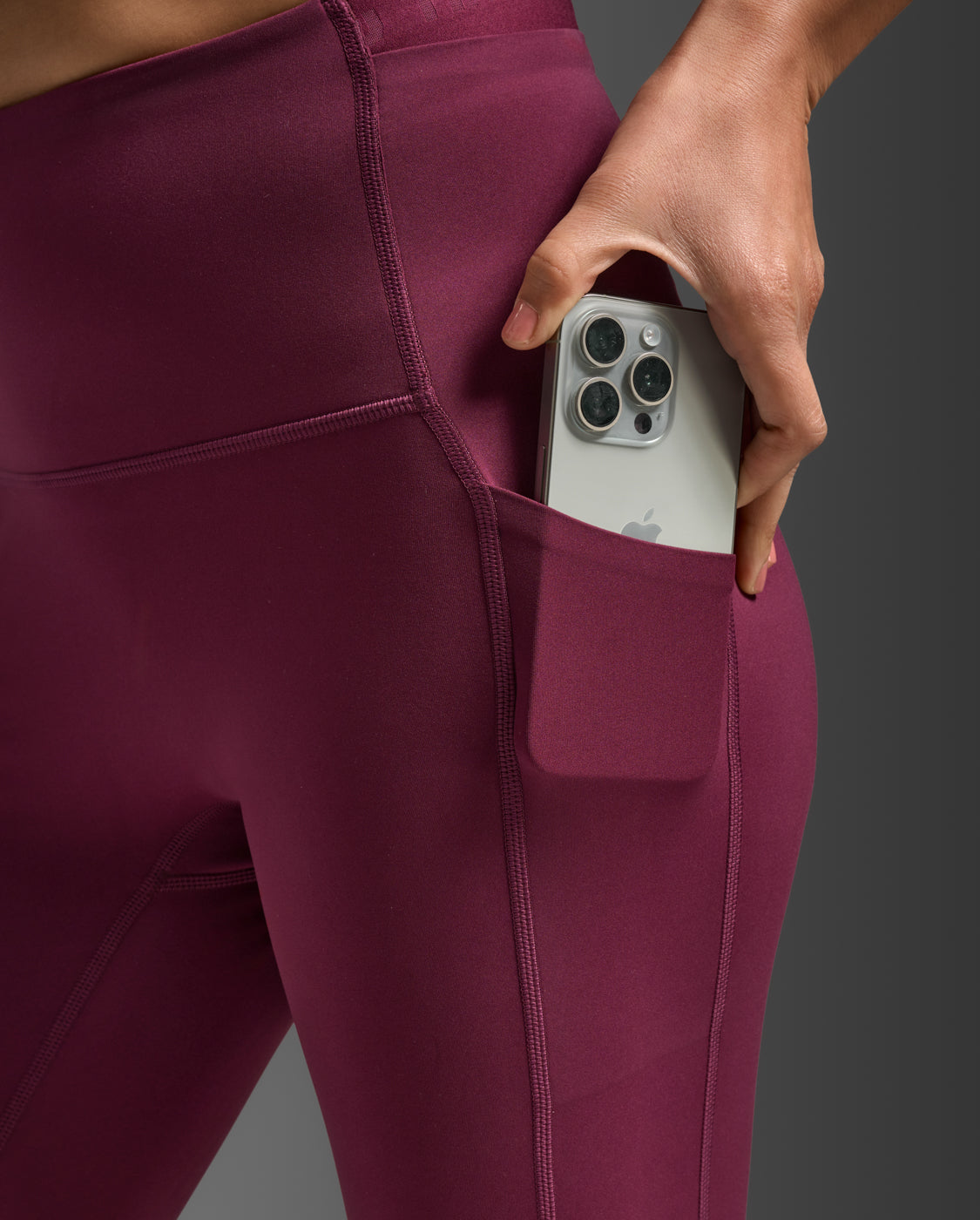 2xu-form-stash-hi-rise-compression-7-8-tights-donna-con-tasche-bordeaux image 6
