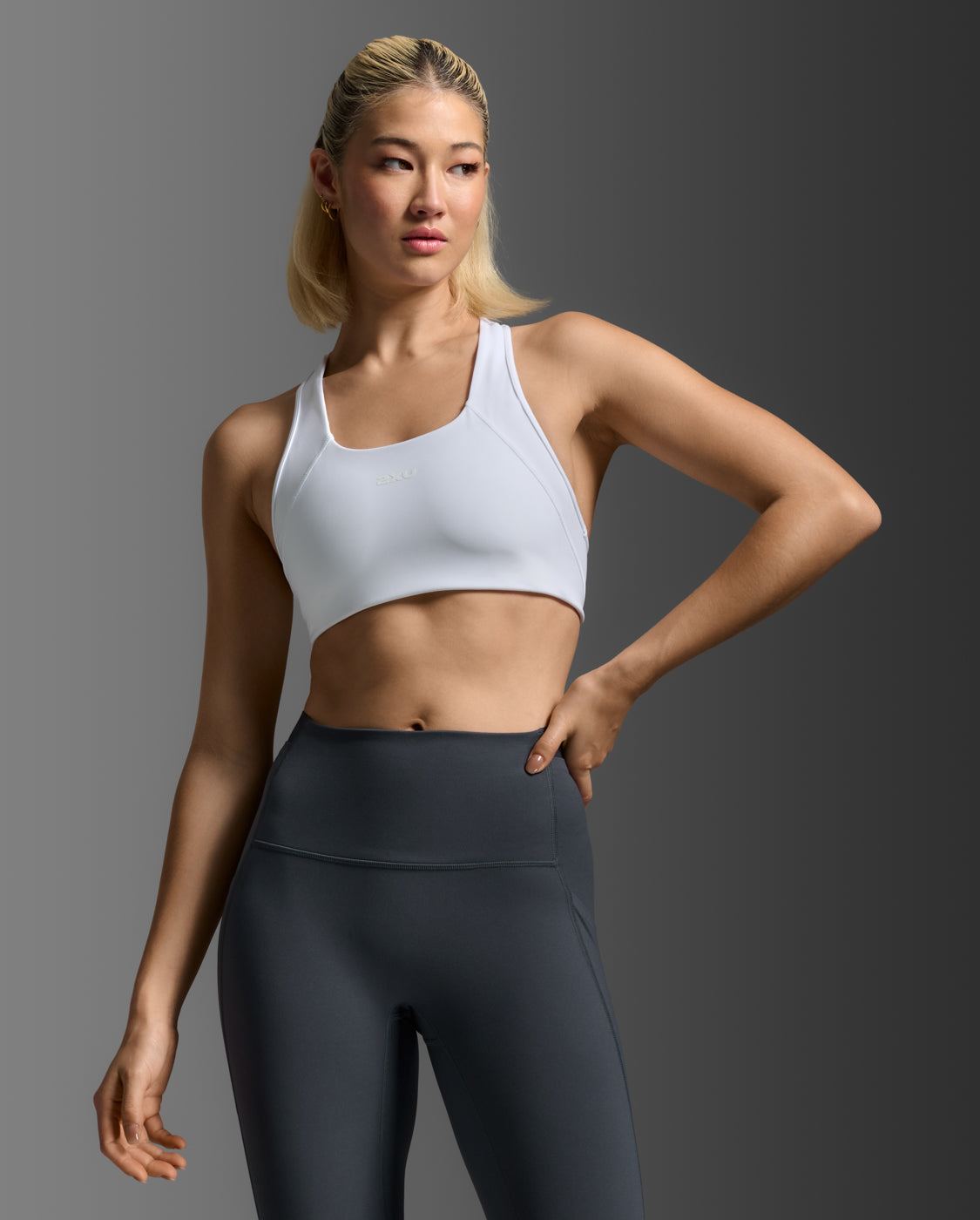 2xu-form-racerback-medium-impact-bra-reggiseno-sportivo-bianco image 5