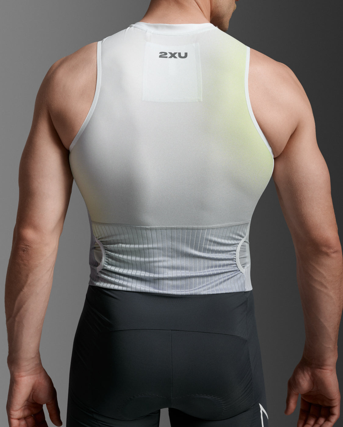 2xu-light-speed-react-trisuit-triathlon-uomo image 6