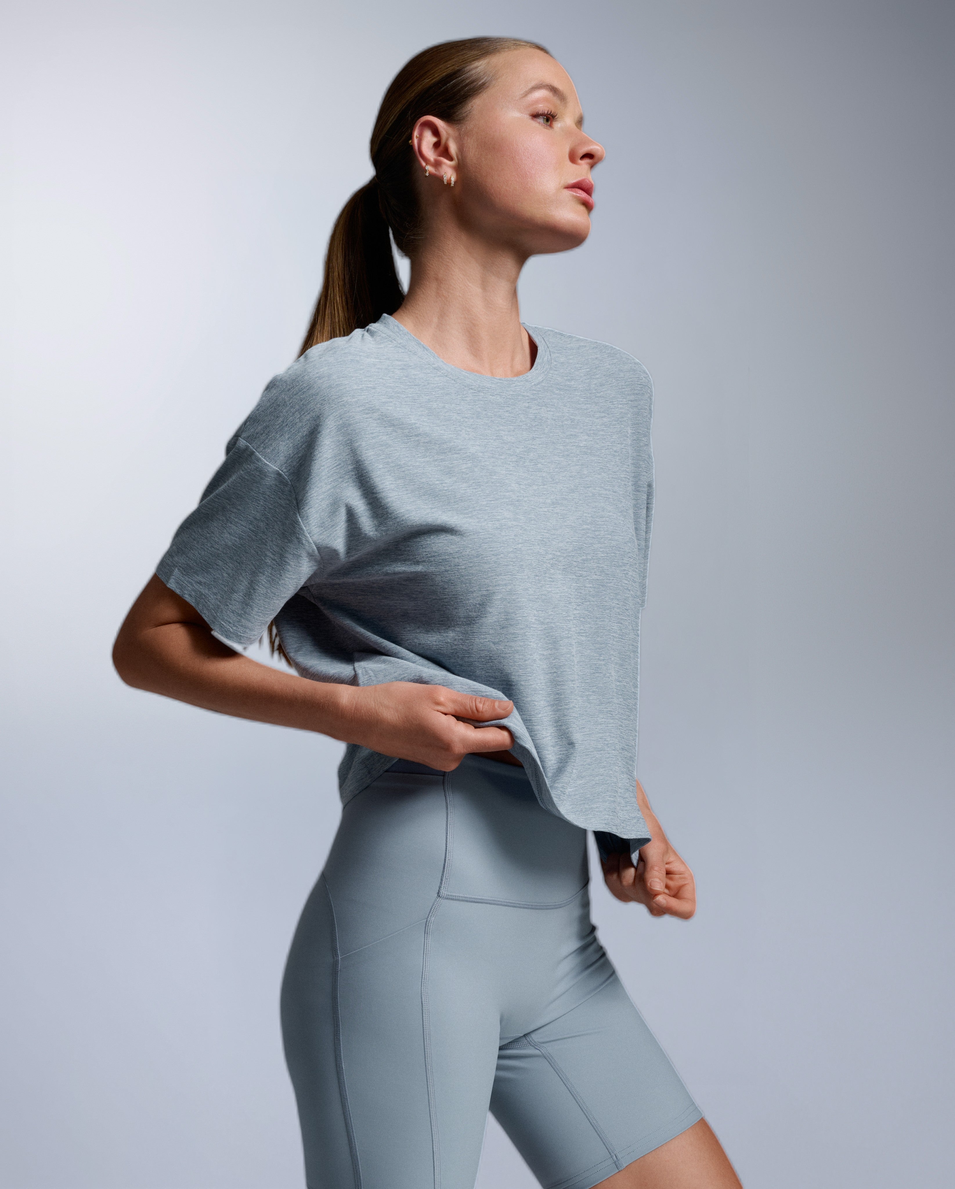 2xu-form-soft-jersey-relaxed-tee-t-shirt-donna-azzurro image 2