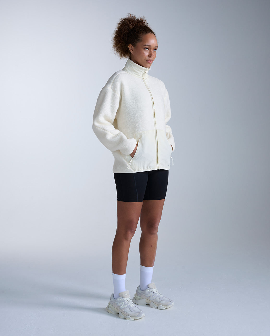 2xu-sherpa-zip-fleece-donna-giacca-pile-full-zip-bianca-oversize image 4