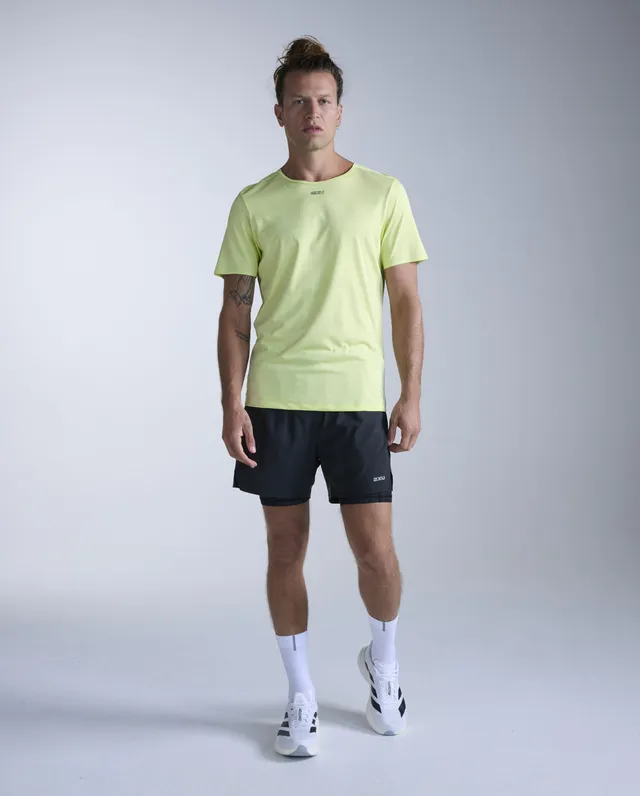 2xu-light-speed-tech-tee-maglietta-running-uomo-gialla-slim image 1