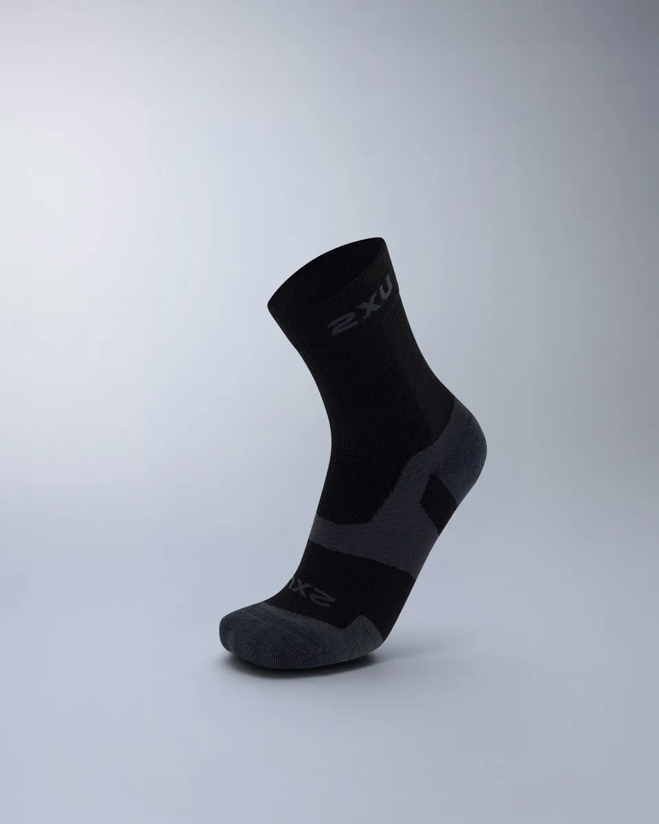 2xu-vectr-light-cushion-merino-crew-socks-calze-running-nero image 1