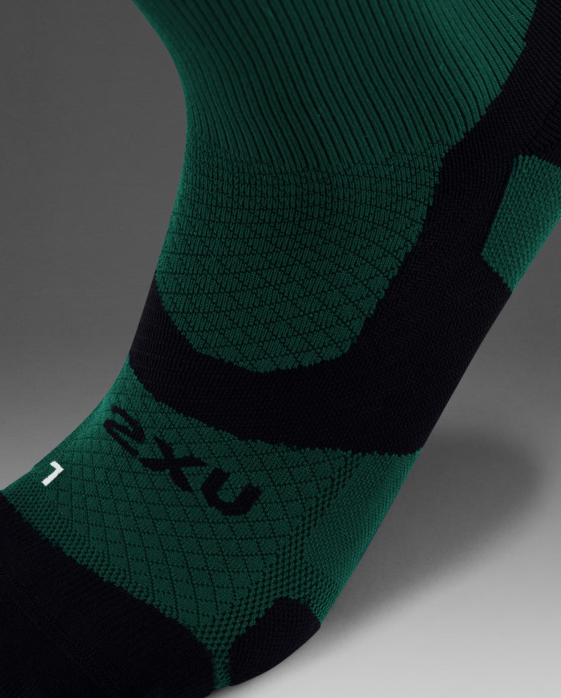 2xu-vectr-light-cushion-crew-socks-verde image 3