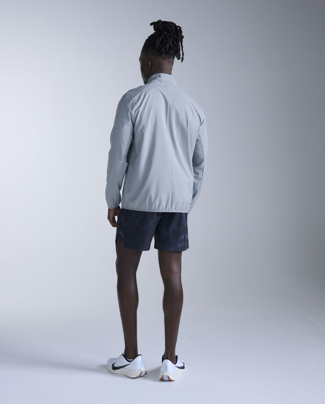 2xu-aero-giacca-running-antipioggia-grigia image 3