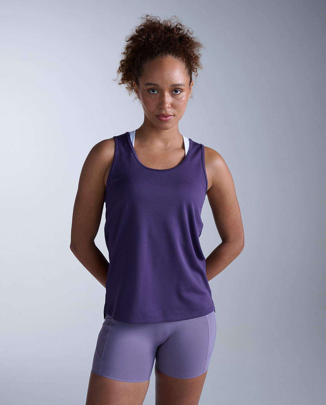 2xu-aero-singlet-canotta-running-donna-slim image 1