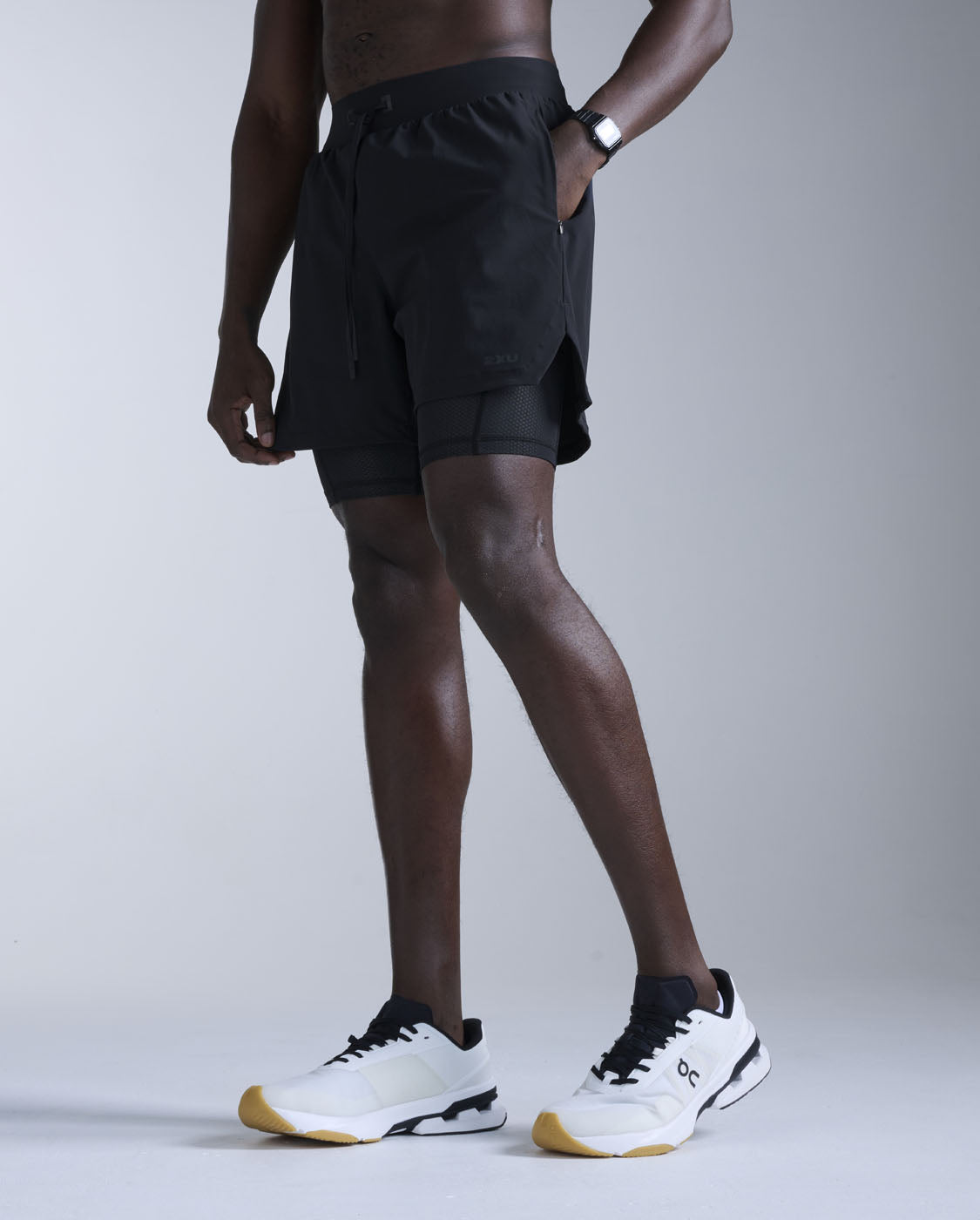 2xu-flex-2-in-1-5-inch-shorts-pantaloncini-training-uomo-nero image 1