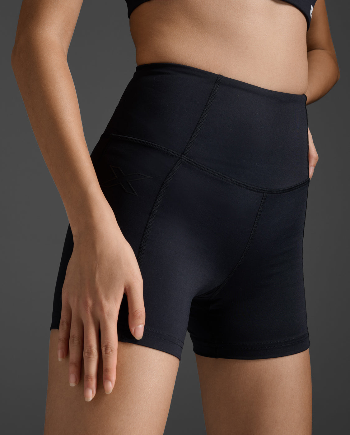 2xu-form-soft-touch-hi-rise-compression-4-shorts-nero-donna image 1