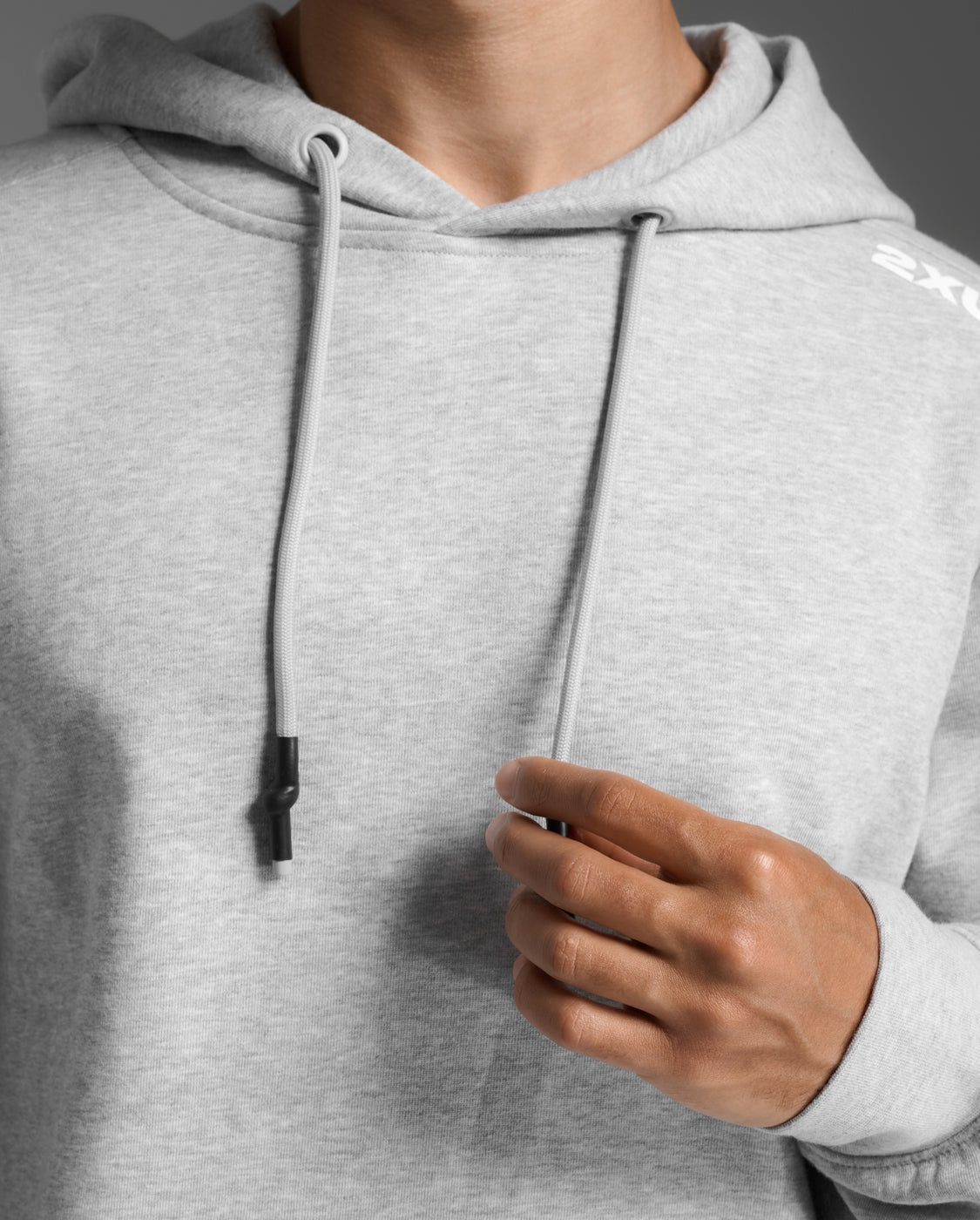 2xu-aspire-pullover-hoodie-uomo-grigio-felpa-cappuccio image 8