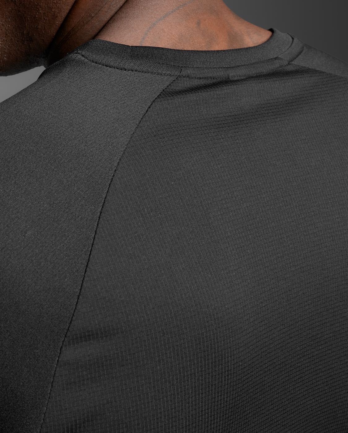 2xu-aero-long-sleeve-maglia-running-nero-2 image 8