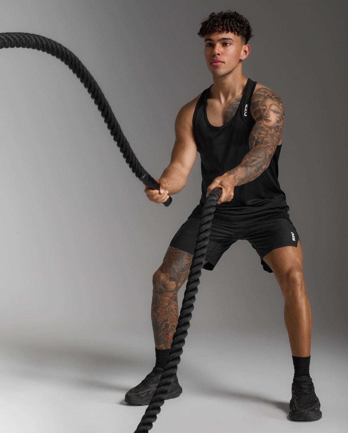 2xu-aspire-singlet-uomo-nero-canotta-running image 5
